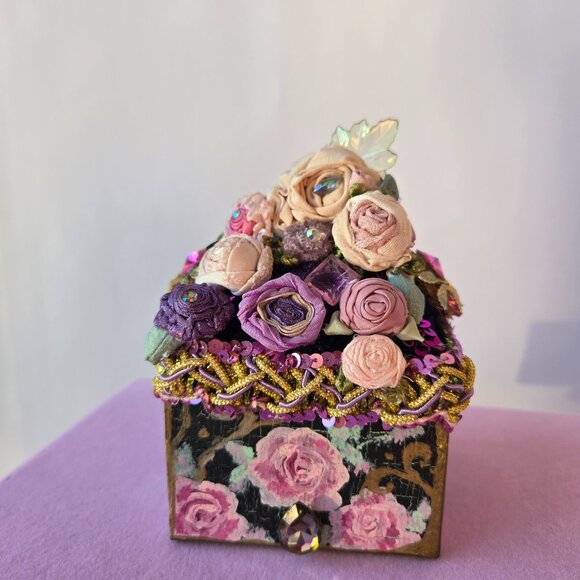 Handmade Decorative Victorian Style Flower Pin cushion - Picture 6 of 12